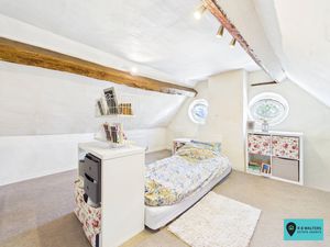 Attic Room- click for photo gallery